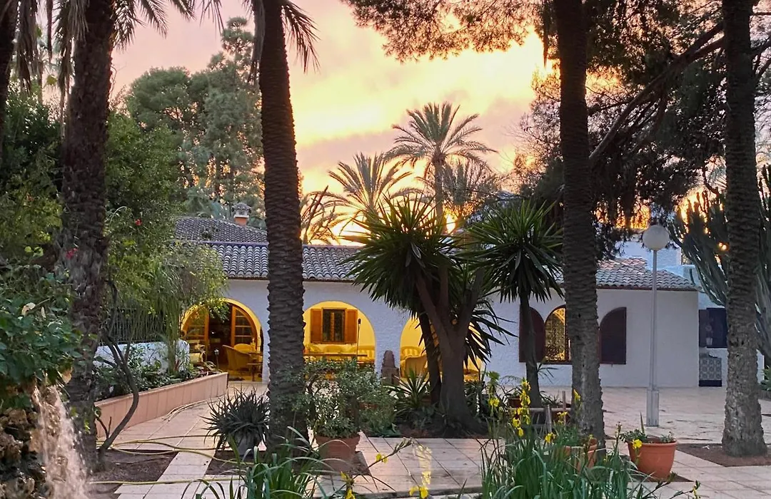 Pink Lemon House-1